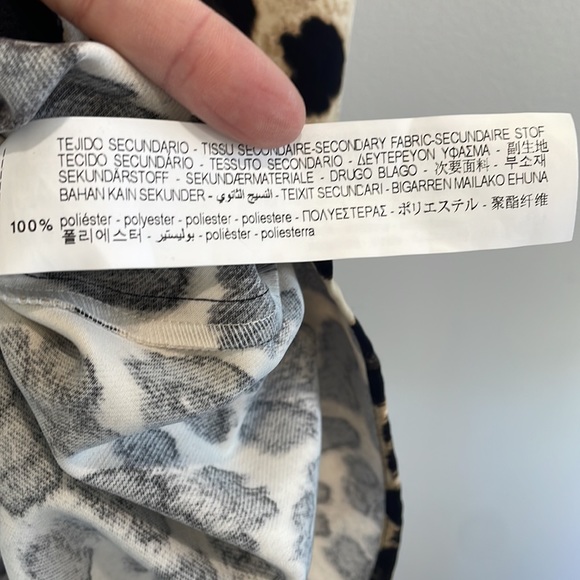 NWOT Zara animal print leopard crew neck sleeveless top. Ties at waist size XS - Picture 8 of 8